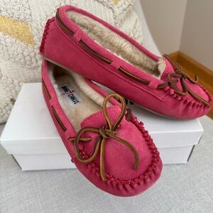 Minnetonka PINK Slippers Women's SIZE 7